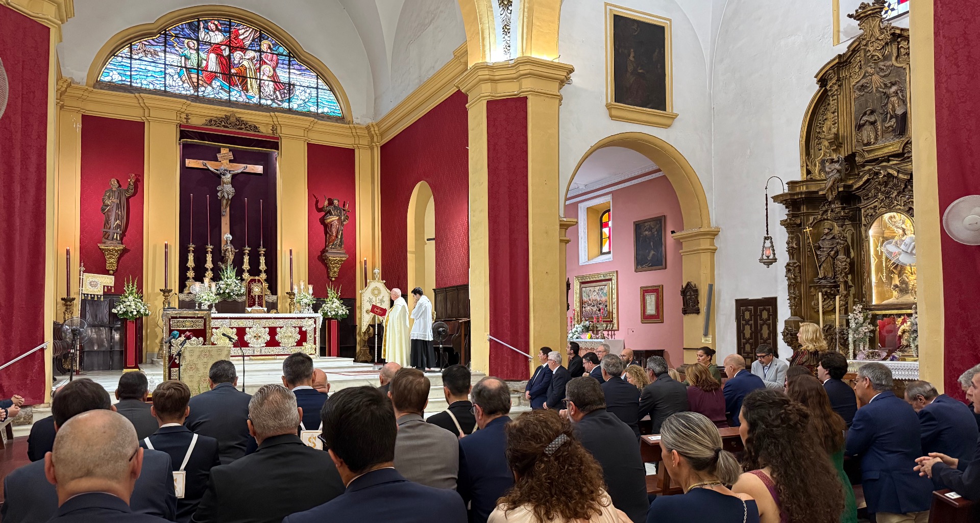 Manuel J. Sánchez Casas ensalza la Eucaristía como el verdadero corazón de la vida cofrade